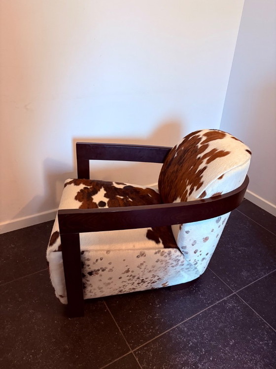 Paar Tre P syoelen van koevacht, Italiaans, 2015 – Fauteuils, Leather, Wood (photo 4 of 5)