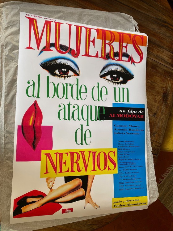 Image 1 of Donne sull'orlo di una crisi di nervi - film cult di Pedro Almodóvar del 1988 - 70 x 100 cm