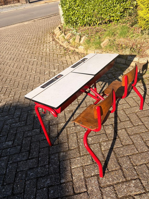 Banco di scuola d'epoca