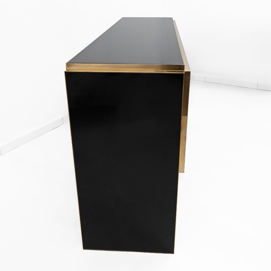 Dressoirs met wit en zwart ruitpatroon en messing details, Glas, Modern (foto 6 van 6)