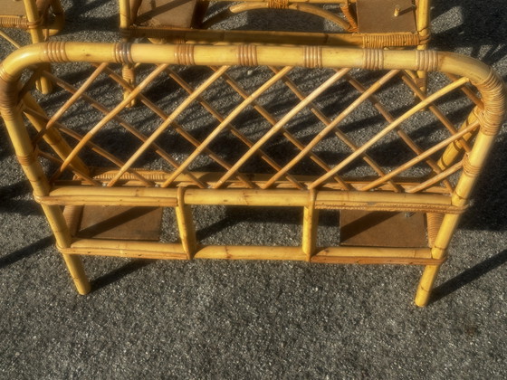 Twee vintage eenpersoonsbedden van rotan, jaren 70. – Fabrication artisanale années 70, Rattan (photo 11 of 15)