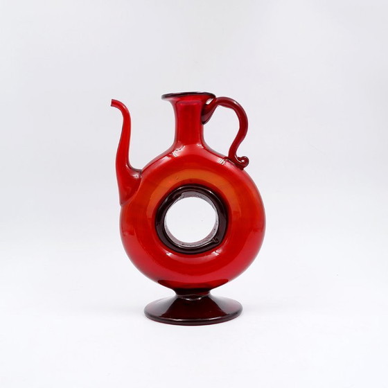 Image 1 of Caraffa vintage in vetro soffiato rosso "Anneau"