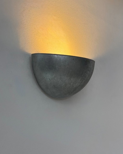 Applique vintage a mezzaluna in acciaio patinato, Francia, 1980