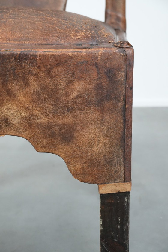 Image 1 of Unieke antieke schapenleren stoel/ armchair met een bijzonder Noord-Afrikaans design