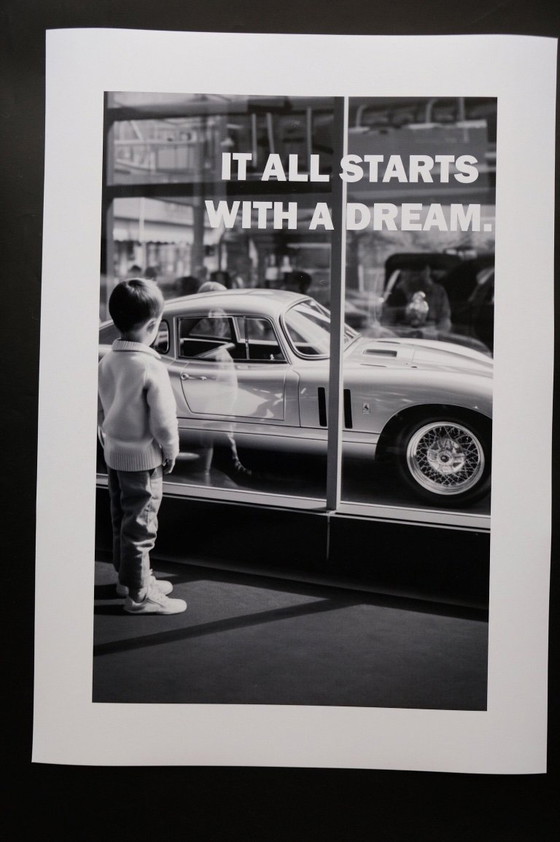 Image 1 of Ferrari "Todo comienza con un sueño" | póster | blanco y negro