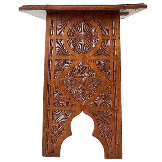 Image 1 of Table d'appoint frisonne ancienne en bois sculpté, support à plantes sculpté à la main, art populaire du XIXe siècle