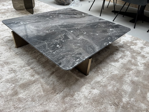 Minotti Yves coffeetable 120x120cm Grigio Orobico marble