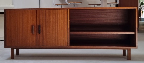 Image 1 of buffet du milieu du siècle