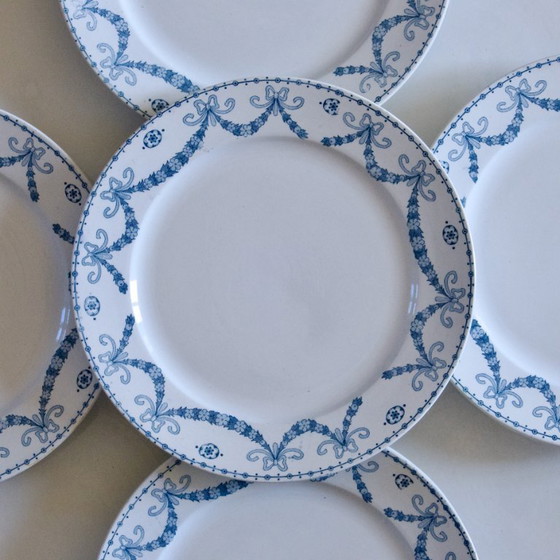 Image 1 of 9 Dessertteller aus Steingut aus dem 19. Jahrhundert, signiert Sarreguemines, Sammlung „Juliana“.