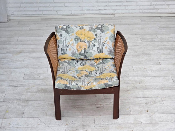 Image 1 of Années 1970, design danois d'Illum Wikkelsø, modèle de fauteuil « Plexus », bois de teck, structure en maille.