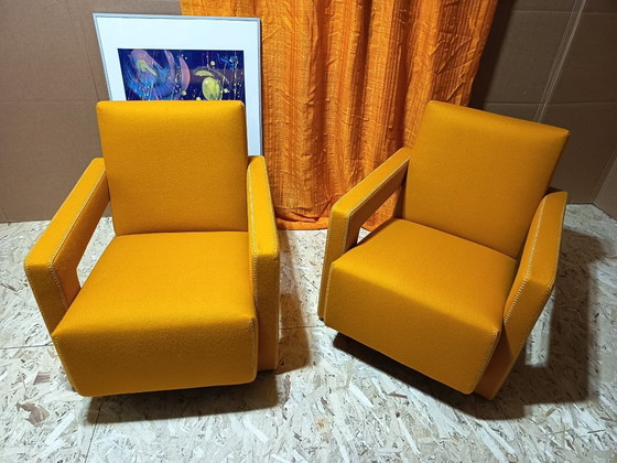 Image 1 of CASSINA Paire de fauteuils Utrecht 637 NEUF 2026 en laine KVARD Moutarde par Gerrit Rietveld