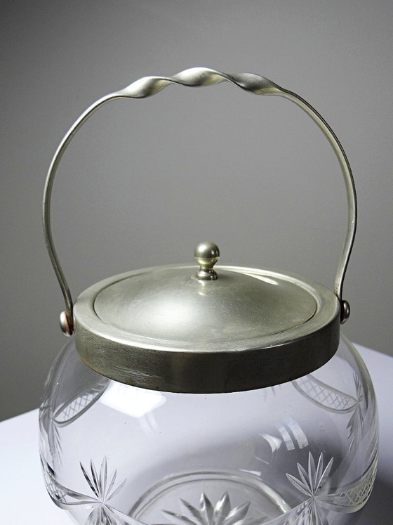 Image 1 of Vaso/bonbonniere antico boemo a forma di bolla in cristallo inciso e metallo argentato, 1920-1940.