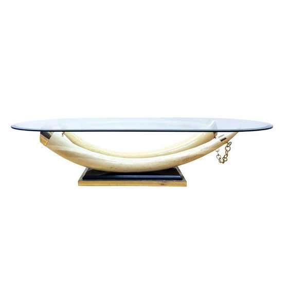 Image 1 of Mesa de centro francesa de mediados de siglo con colmillos de imitación de marfil, década de 1970