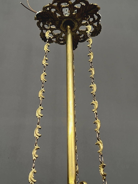 Lámpara de araña antigua de bronce dorado con colgantes de cristal. – Lámparas de araña, Bronze, Crystal (photo 5 of 7)
