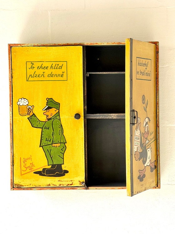 Mobile dipinto a mano di metà secolo, ex Cecoslovacchia, anni '70 – Armadi contenitori, Wood (photo 13 of 17)