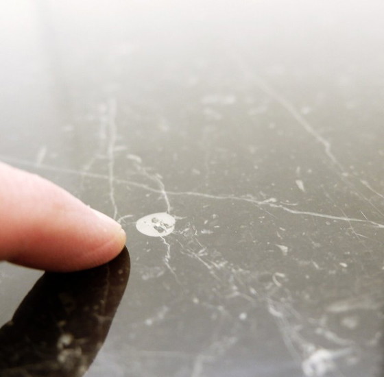 Image 1 of Vierkante salontafel in zwart marmer - Gae Aulenti-stijl - jaren 70