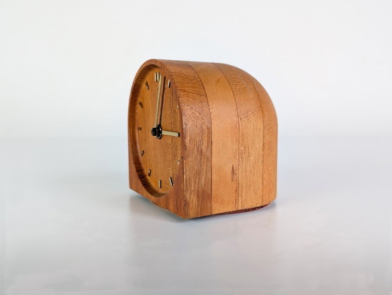 Image 1 of Reloj de mesa original de mediados de siglo, diseño danés, estilo escandinavo, teca, década de 1960.