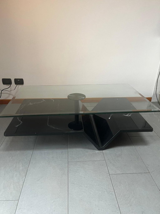 Table basse en marbre et verre des années 1960-1970, design inspiré de l'ère spatiale.