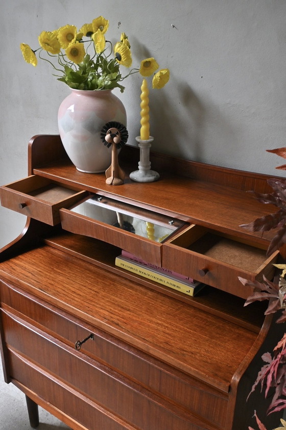 Image 1 of Scrivania/toletta di design danese con specchio nascosto