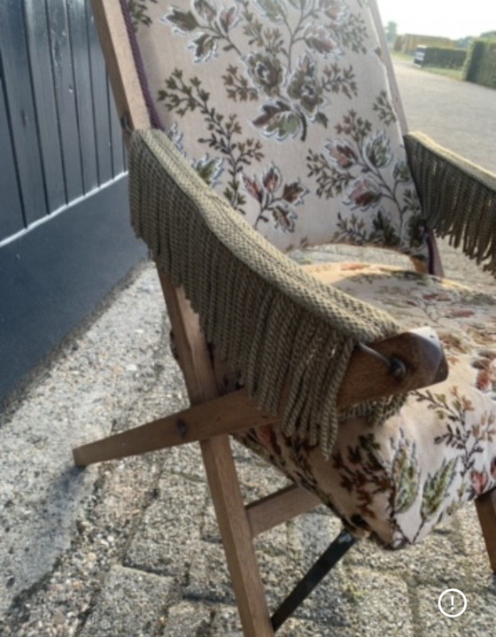 Image 1 of Vintage klapstoel met bloemenprint en franjes 