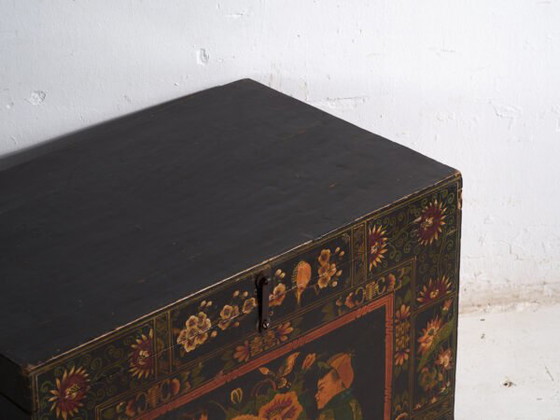 Antike bemalte Truhe aus Kiefernholz – China, circa 1900 – Aufbewahrungsschrank, Iron (photo 17 of 40)