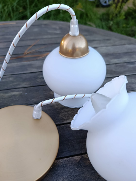 Image 1 of Lampada a sospensione doppia vintage in opalino bianco