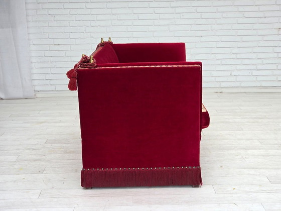 Image 1 of Divano danese "spagnolo" degli anni '70, rivestimento in velluto, gambe in legno di frassino.