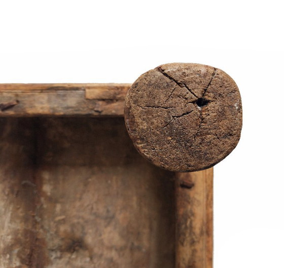 Image 1 of Table rituelle indienne ancienne de type Bajot bois et laiton – Rajasthan ou Gujarat – fin XIXe siècle