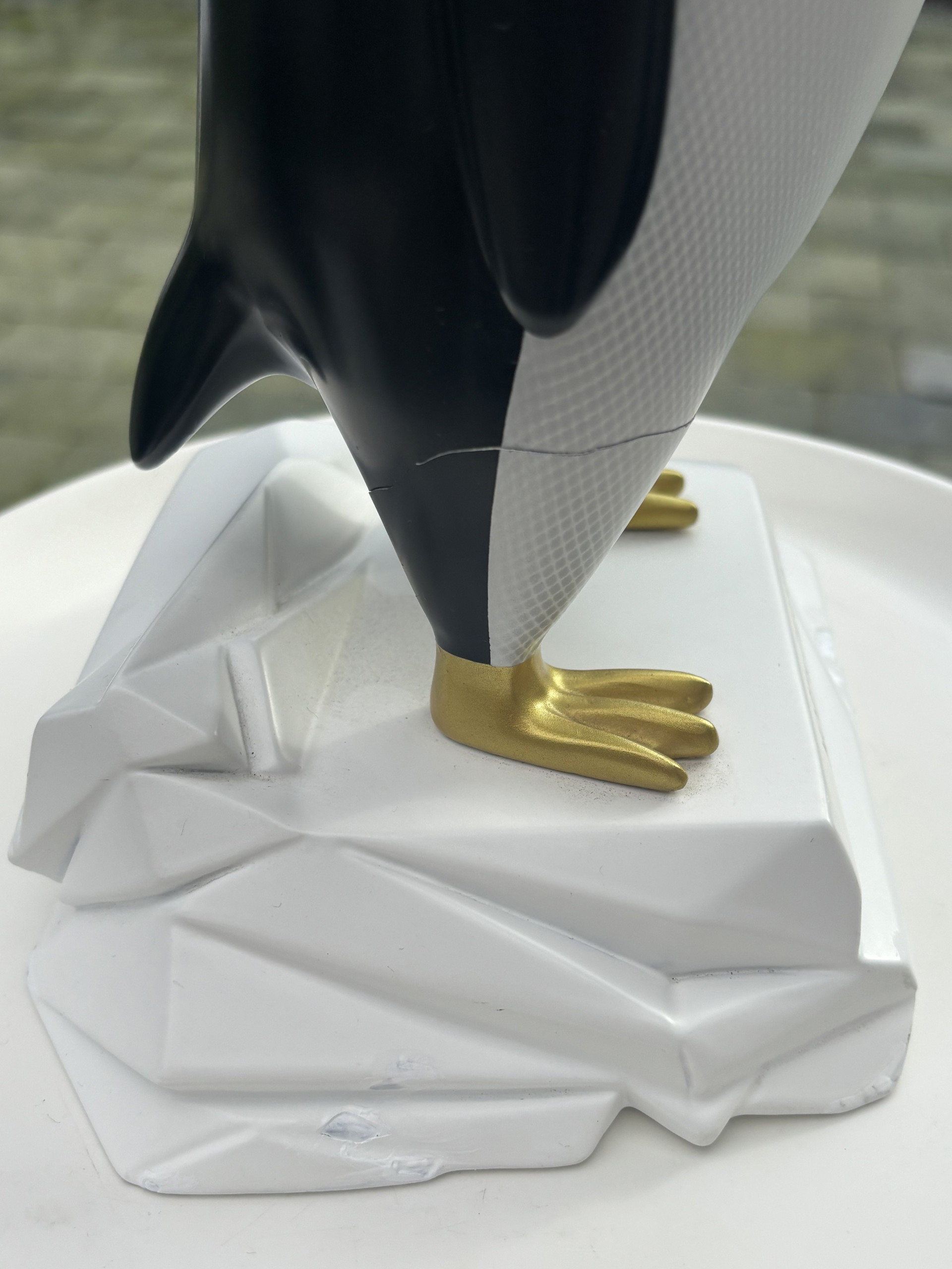 Original display Penguin Moët & Chandon Ice Imperial | €300 | Whoppah