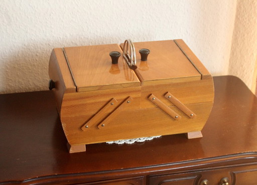 Kleiner Nähkasten 50er/60er Jahre aufklappbar - Vintage
