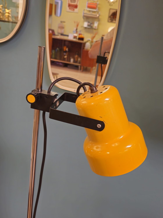 Image 1 of Lampadaire Vintage Lampadaire Jaune Ajustable