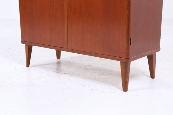 Image 1 of Armoire vintage intemporelle années 60 | Mid Century Armoire à linge tiroirs Armoire à casiers bois Rangement rétro #04-16