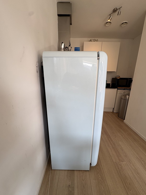 Image 1 of Frigorifero SMEG Fab28, colore azzurro pastello.