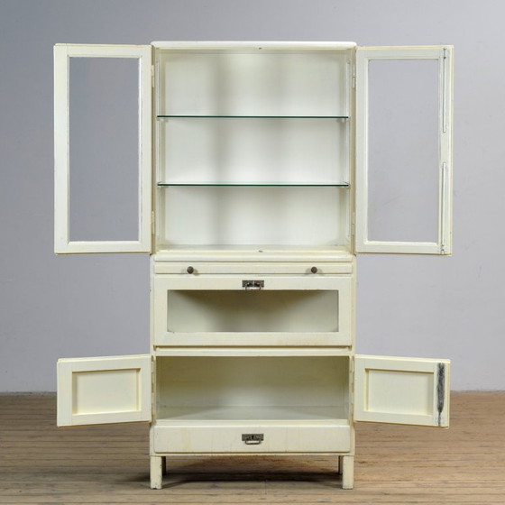Image 1 of Armoire médicale en bois des années 1930