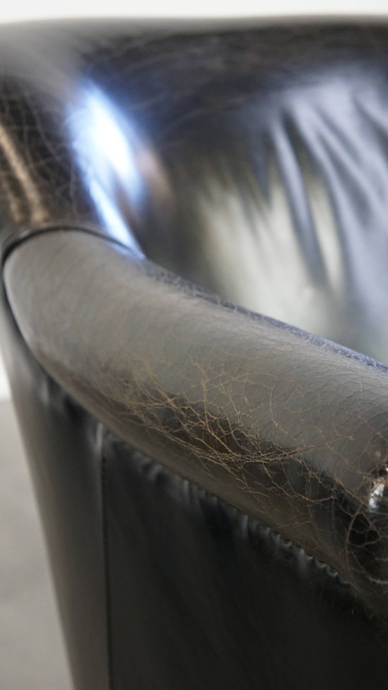 Image 1 of Zwarte generfde rundleren armchair/ fauteuil 