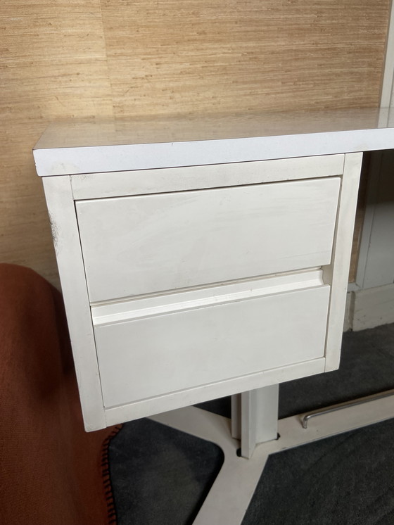 Image 1 of Wit Melamine Bureau Gepubliceerd door Roche&Bobois