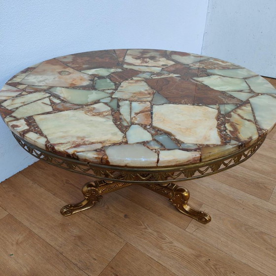 Round Vintage Regency Coffee Table with Marble Onyx Top 89cm – Brass (photo 8 of 10)