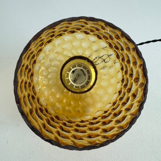 COPPIA DI LAMPADE A SOSPENSIONE VINTAGE IN VETRO TESTURIZZATO AMBRA (photo 9 of 10)