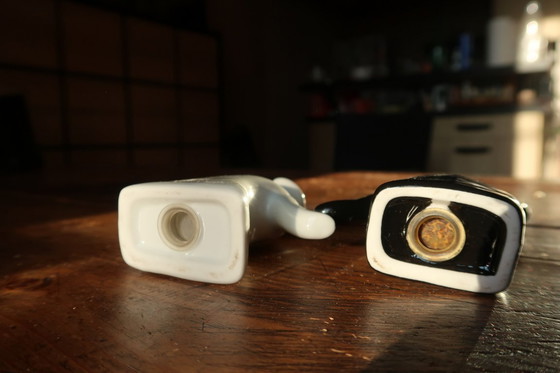 Image 1 of Saliera e pepiera moderne in ceramica, figure antropomorfe in bianco e nero - 2C34