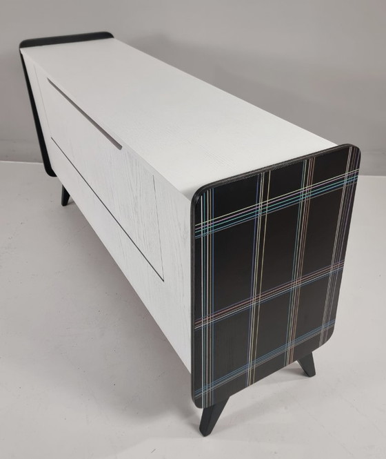 Image 1 of Vintage commode van essenhout, jaren 70