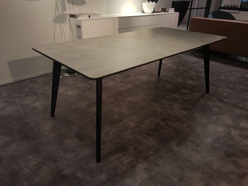 Pode Hux Concrete dining table - 200x100