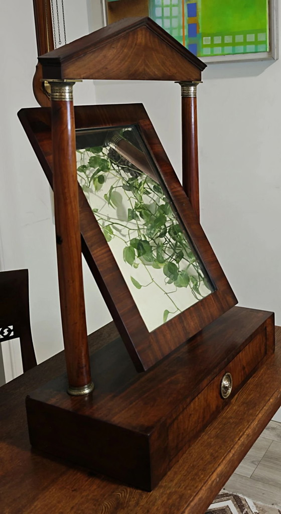Specchio da toeletta / Specchio da tavolo antico Impero in mogano con cassetto (ca. 1820–1830) – 80 cm (photo 3 of 15)
