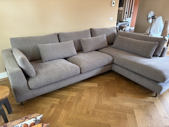 Image 1 of Gloednieuwe stoffen hoekbank kleur taupe ongebruikt