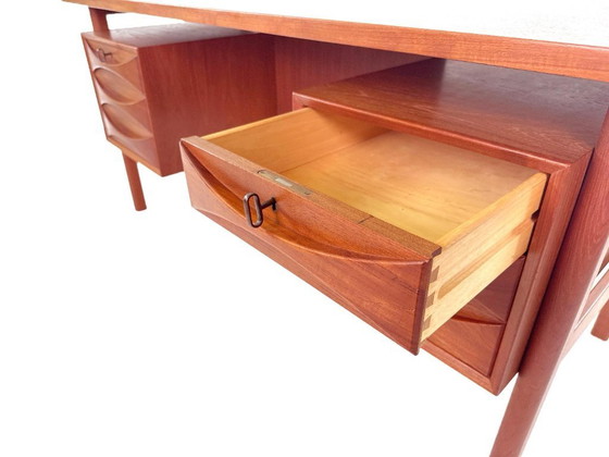 Image 1 of Scrivania vintage modello 75 di Niels Clausen in teak – NC Møbler, Danimarca anni '60