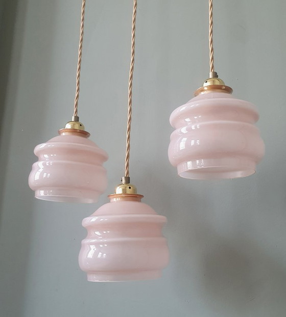 Image 1 of Set van 3 Vintage franse hanglampen - rose pastel opaline glas in Art Deco stijl 
