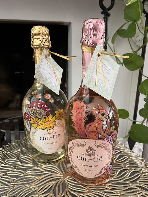 Bouteilles de vin peintes à la main