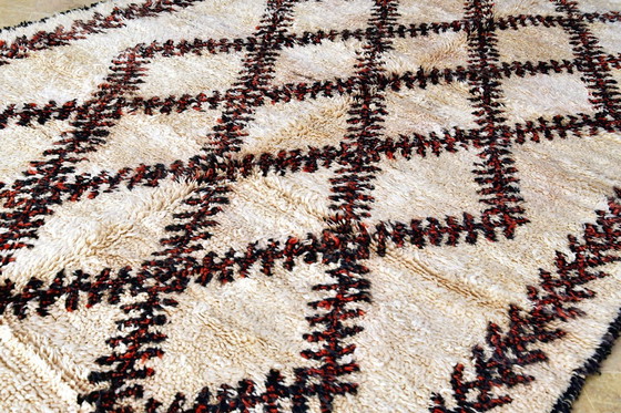 Image 1 of Tapis Marmoucha Marocain Vintage - Crème et Rouge - 405 x 185 cm