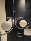 Vintage spaceage chromen hanglamp met glazen bollen/kappen