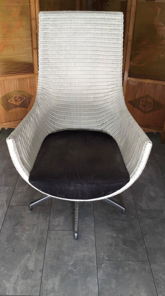 Image 1 of Weißer Drehsessel aus Rattan