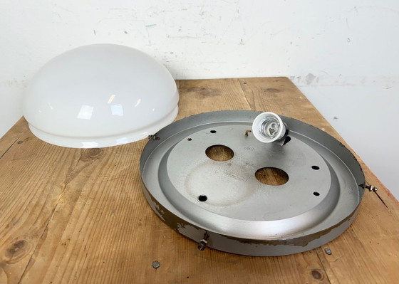 Image 1 of Lampada da parete o da soffitto vintage con vetro opalino di Napako, anni '60